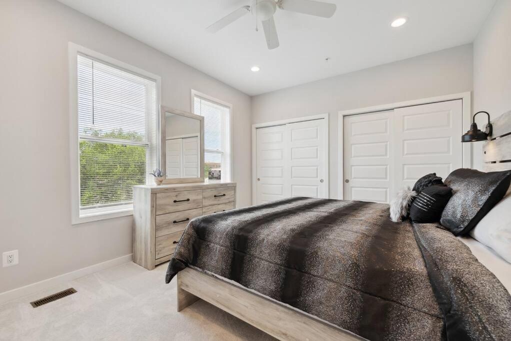 Spacious 3Bedroom Duplex With Rooftop Deck! Washington Extérieur photo